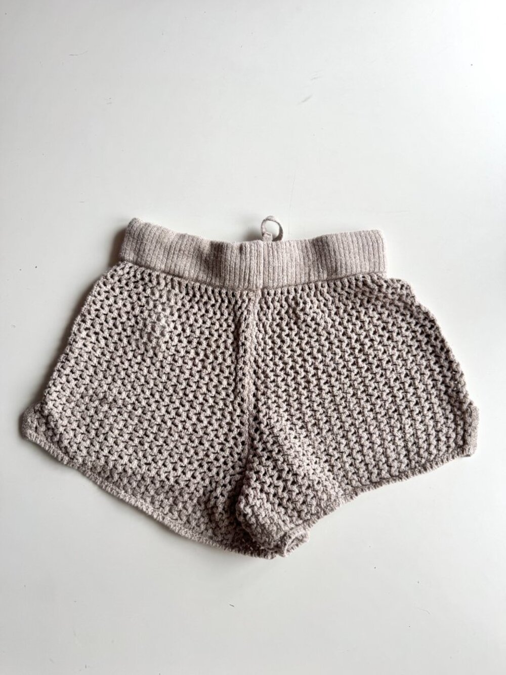 ABERCROMBIE & FITCH Taupe Cotton Blend Crochet Open Knit Cover-Up Shorts, Size M - Picture 4 of 8